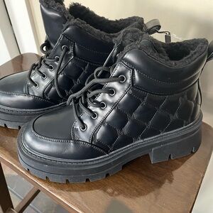 NWT Vero Moda Black Quilted Combat Boots
